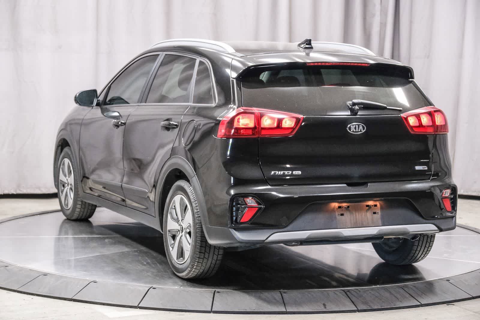 Used 2021 Kia Niro LX image 2