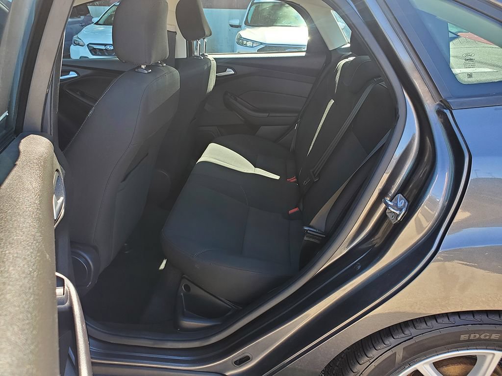 Used 2015 Ford Focus SE w/ SE Cold Weather Package FWD image 12