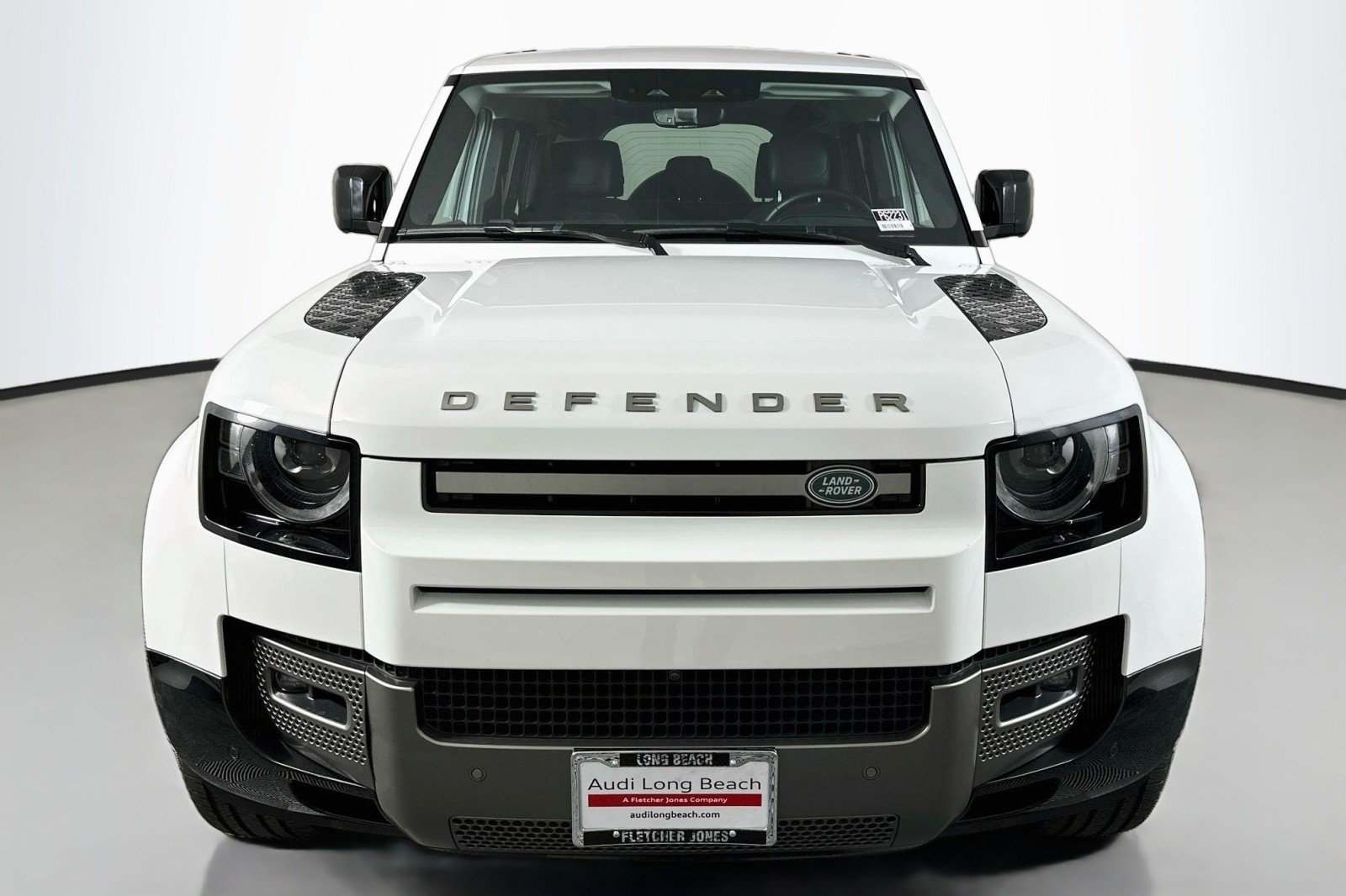 Used 2024 Land Rover Defender 110 X-Dynamic SE AWD/4WD image 2