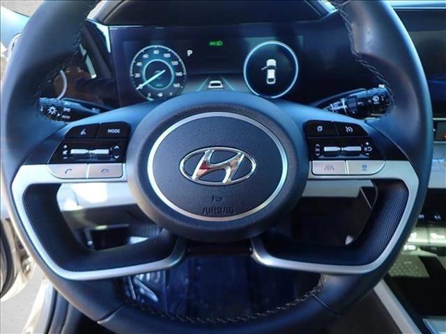 Used 2023 Hyundai Elantra Limited image 13