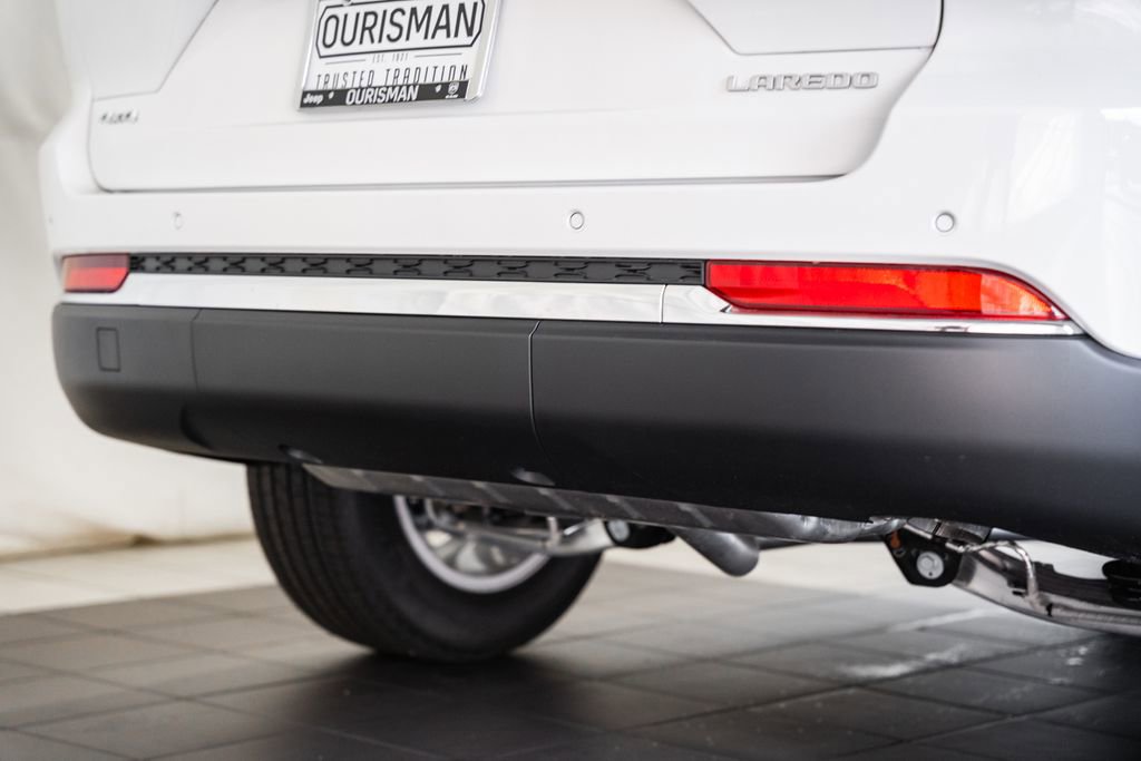 New 2025 Jeep Grand Cherokee Laredo X w/ Luxury Tech Group I image 9