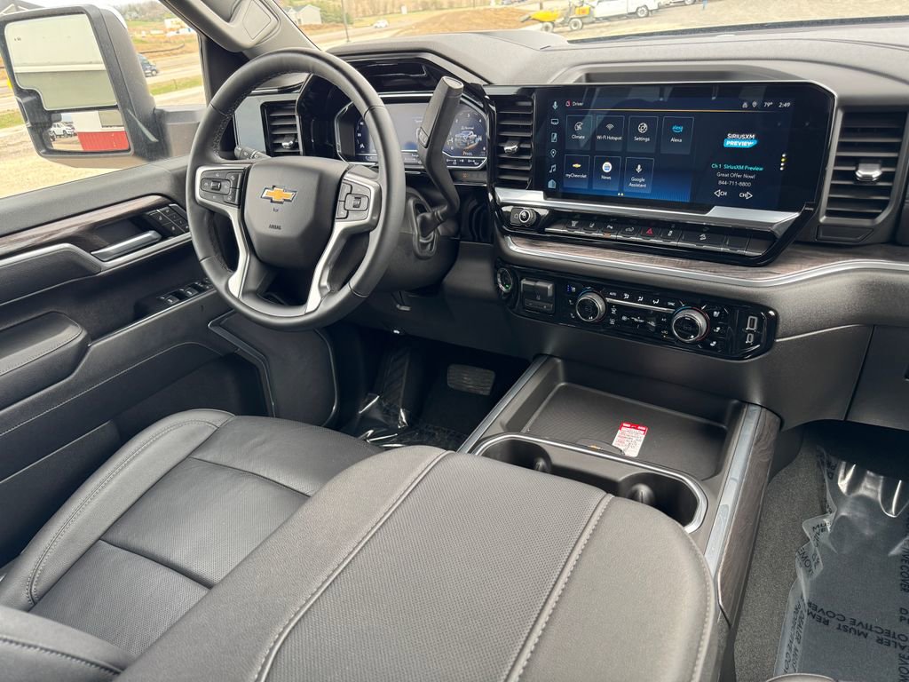 Used 2025 Chevrolet Silverado 3500 LTZ w/ LTZ Premium Package image 30