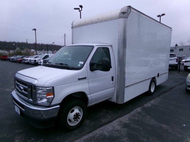 Used 2023 Ford E-450 and Econoline 450 Super Duty w/ Power Windows & Locks Group RWD image 5