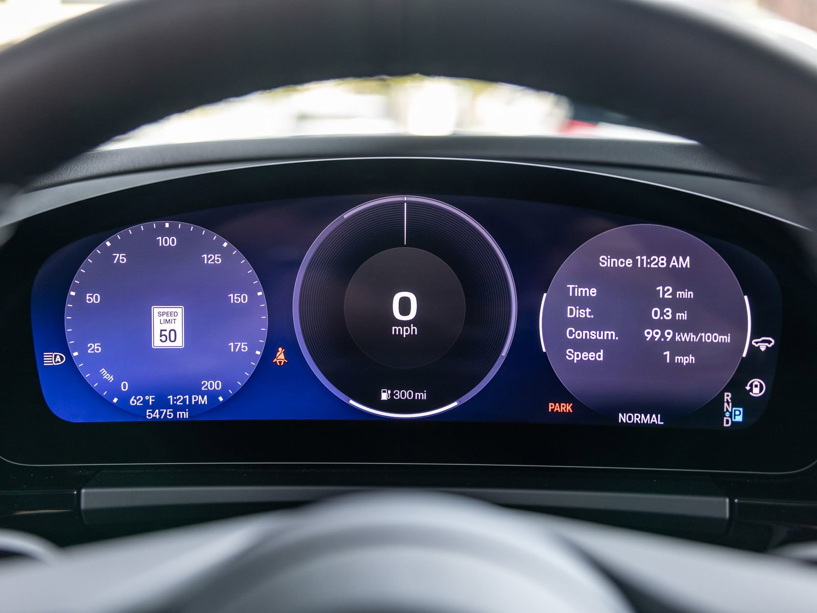 Certified 2025 Porsche Macan Electric image 51