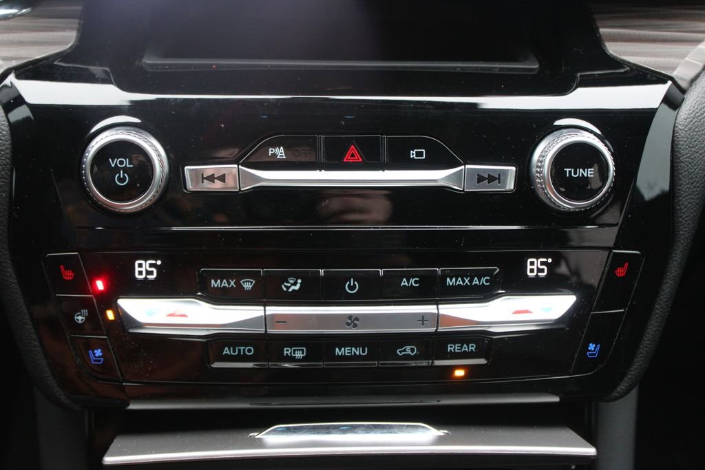 Used 2021 Ford Explorer Limited w/ Equipment Group 301A image 29