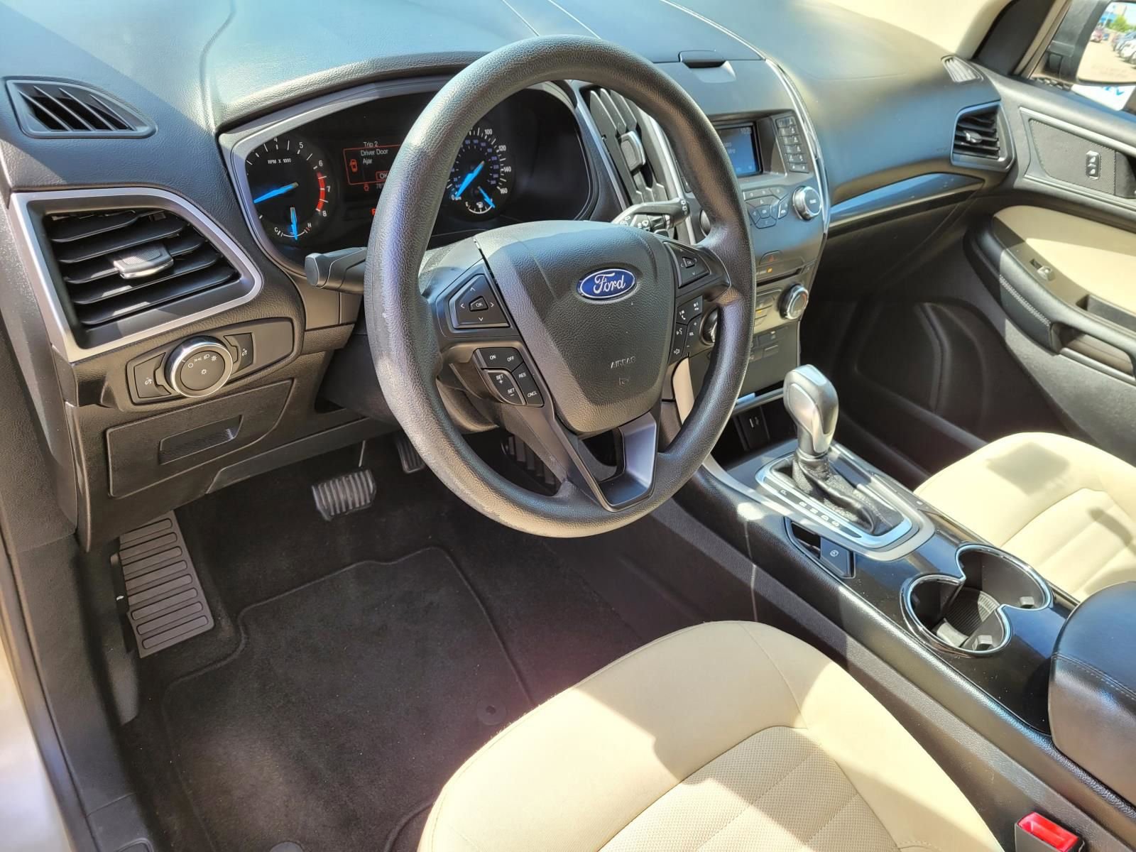 Used 2017 Ford Edge SE w/ Cargo Accessory Package FWD image 22