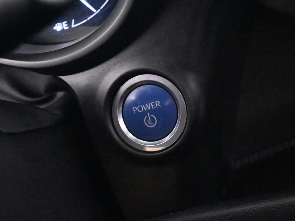 Used 2021 Toyota Sienna XSE image 31