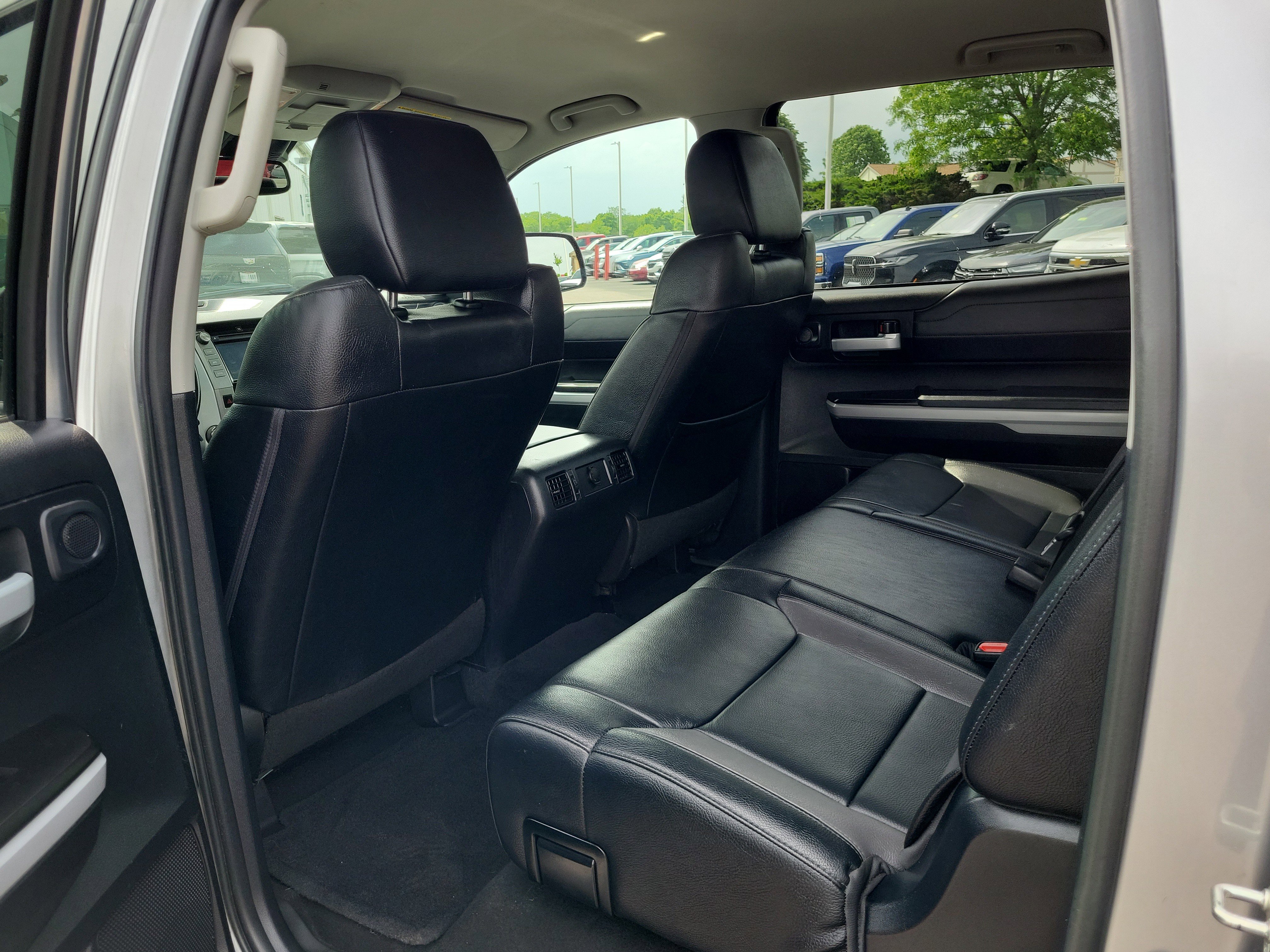 Used 2019 Toyota Tundra Limited w/ Limited Premium Package AWD/4WD image 13