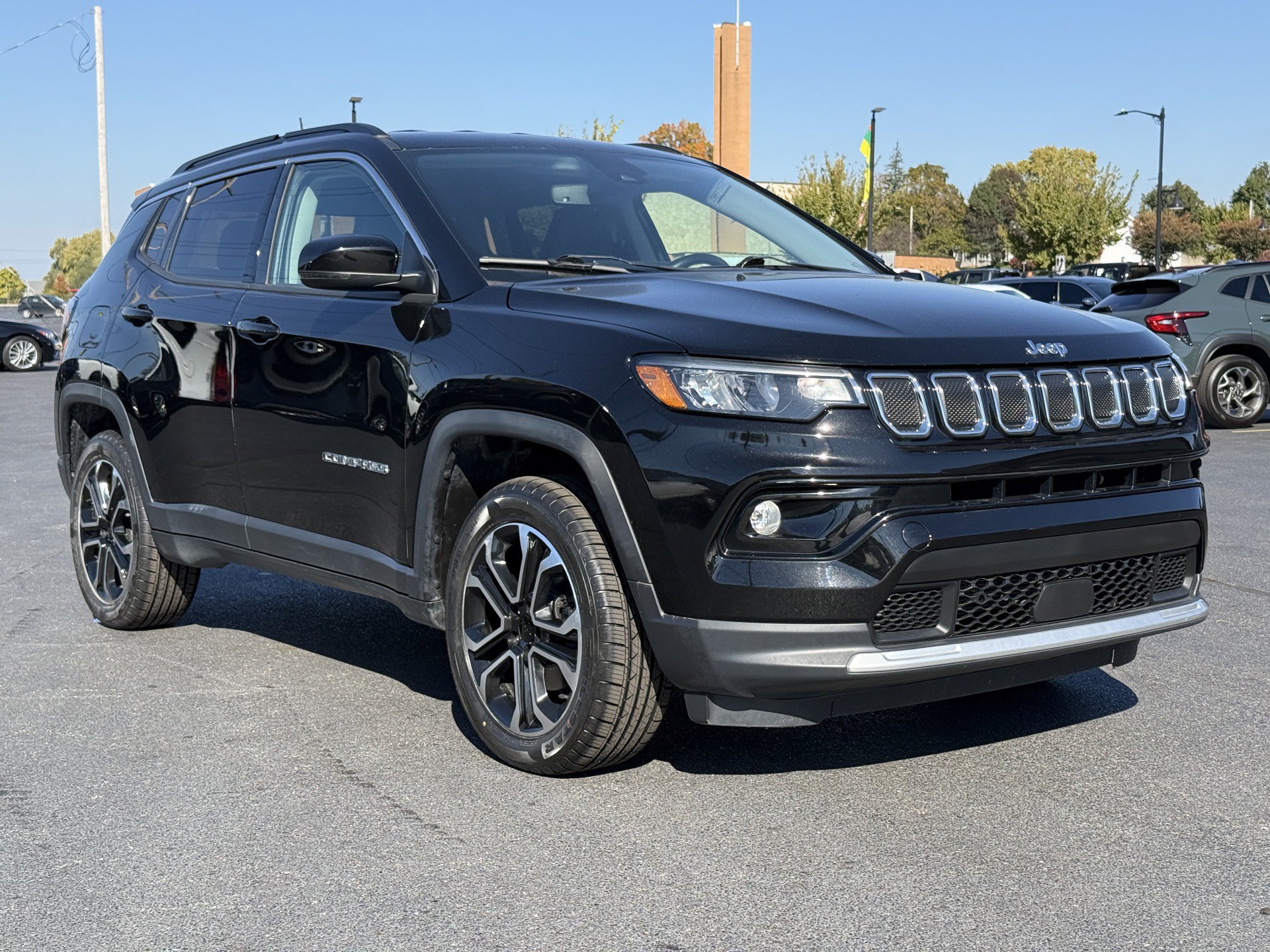 Used 2022 Jeep Compass Limited AWD/4WD image 2