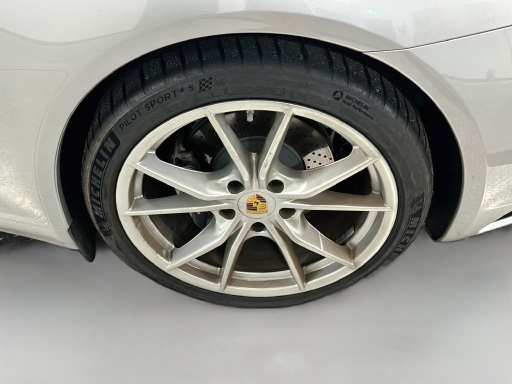 Certified 2018 Porsche 911 Carrera RWD image 32
