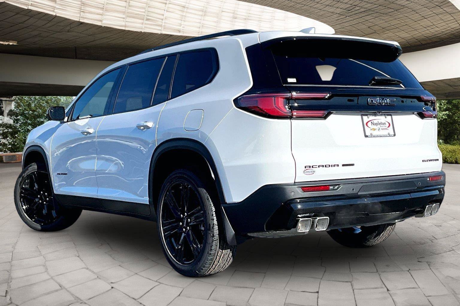 New 2027 GMC Acadia Elevation w/ Elevation Premium Package AWD/4WD image 3