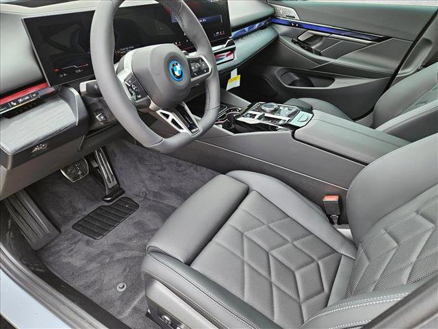New 2026 BMW i5 eDrive40 w/ M Sport Package RWD image 9