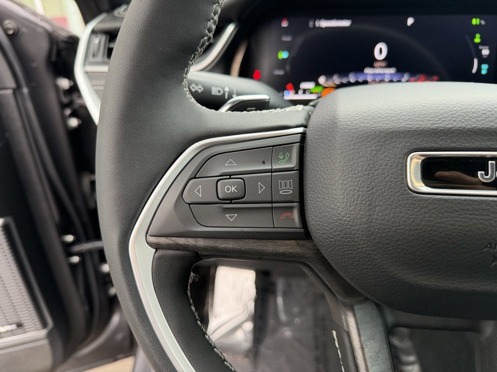 Used 2025 Jeep Grand Cherokee Limited 4xe w/ MOPAR Finishing Package image 18