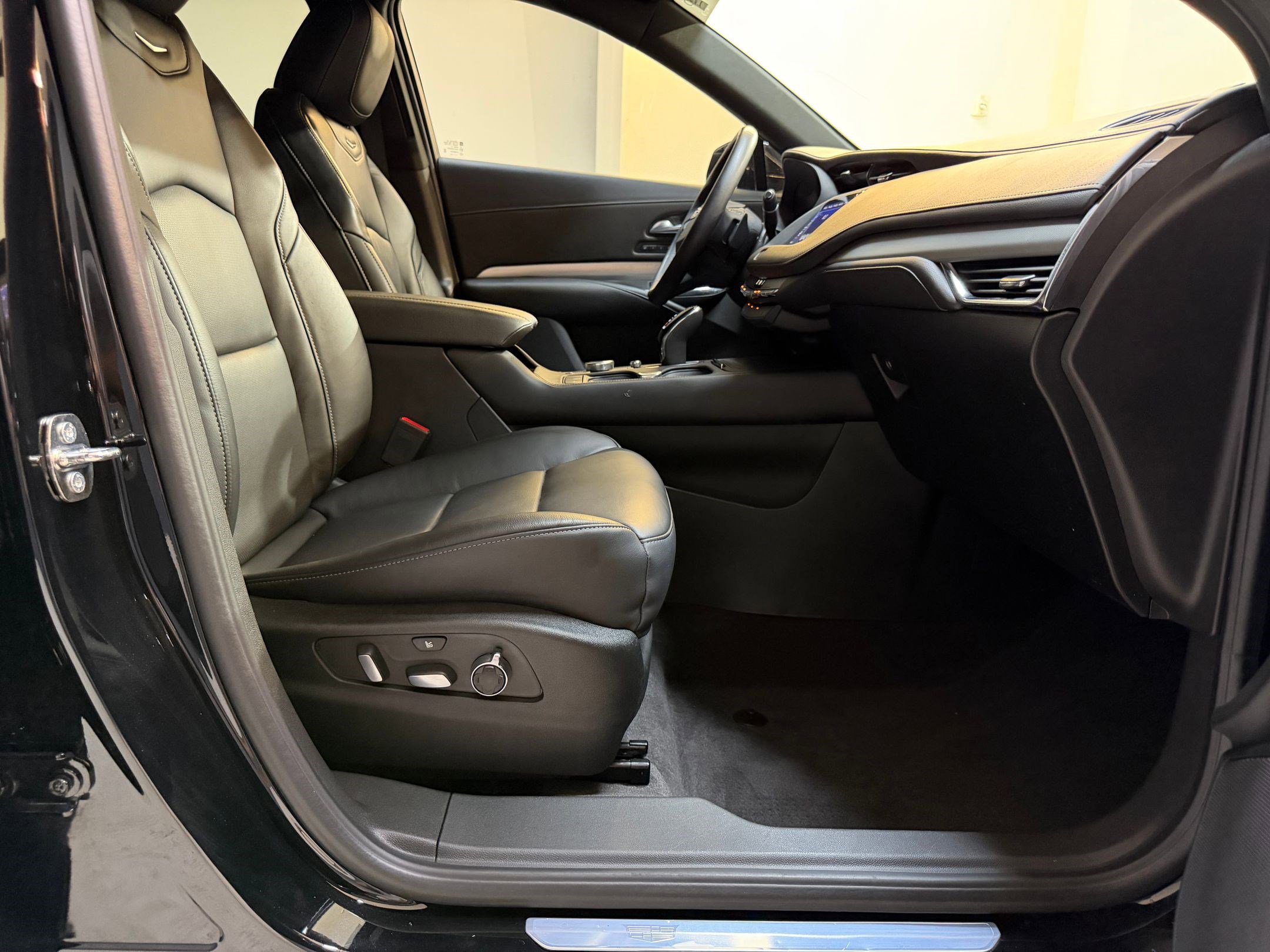 Certified 2023 Cadillac XT4 Premium Luxury w/ Driver Assist Package FWD image 49