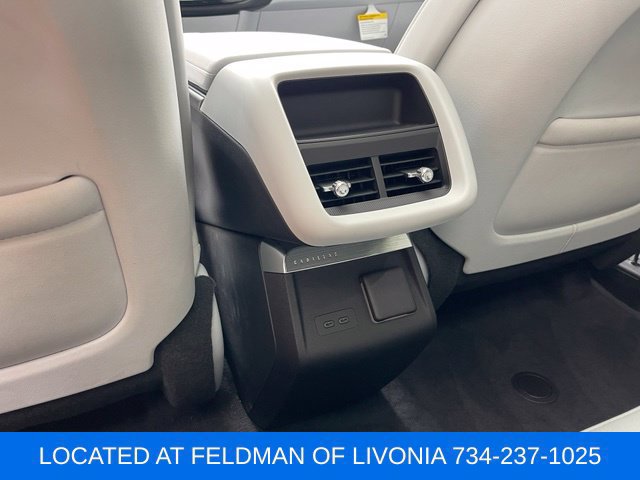 Certified 2024 Cadillac Lyriq Luxury AWD/4WD image 24