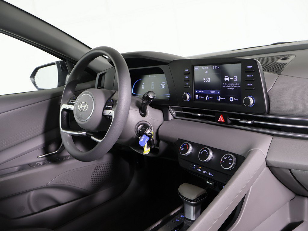 Certified 2025 Hyundai Elantra SE FWD image 29