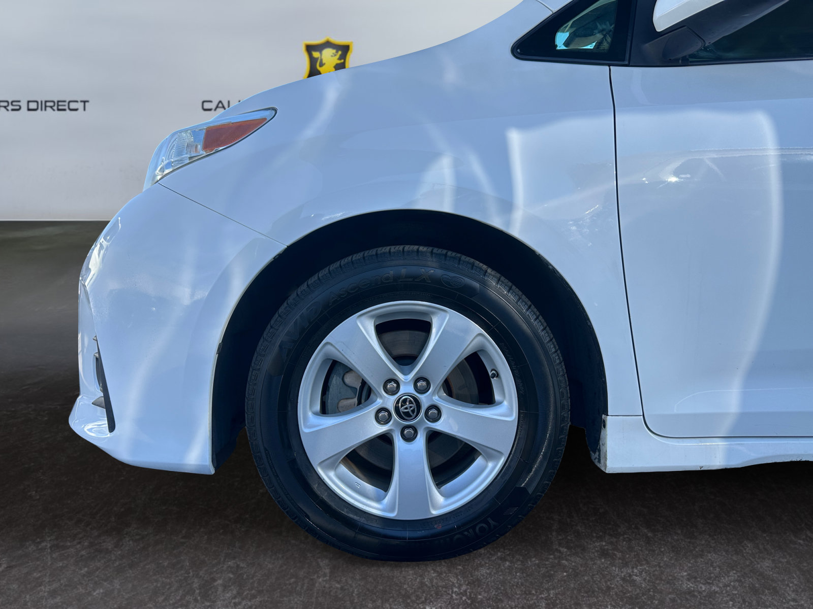 Used 2020 Toyota Sienna LE w/ Carpet Mat Package FWD image 14