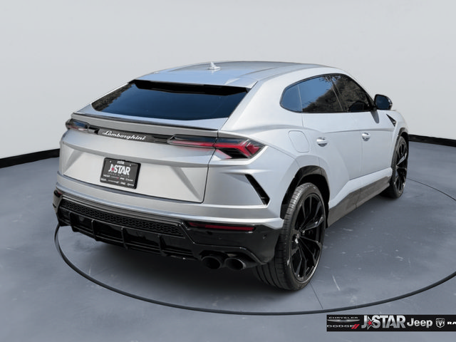 Used 2022 Lamborghini Urus AWD/4WD image 5