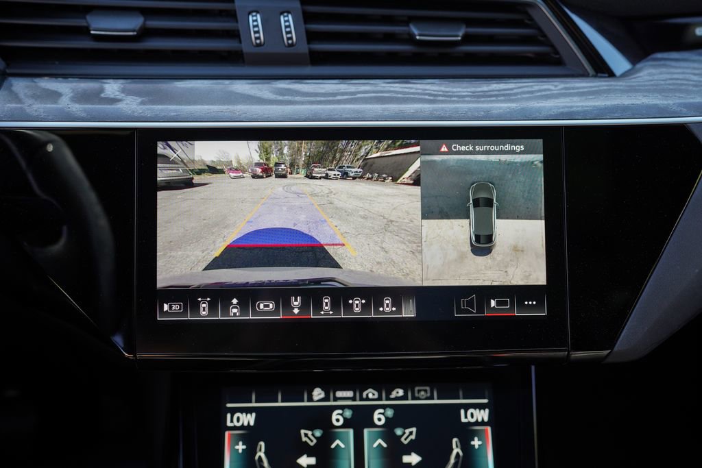 Used 2023 Audi e-tron Premium Plus AWD/4WD image 31
