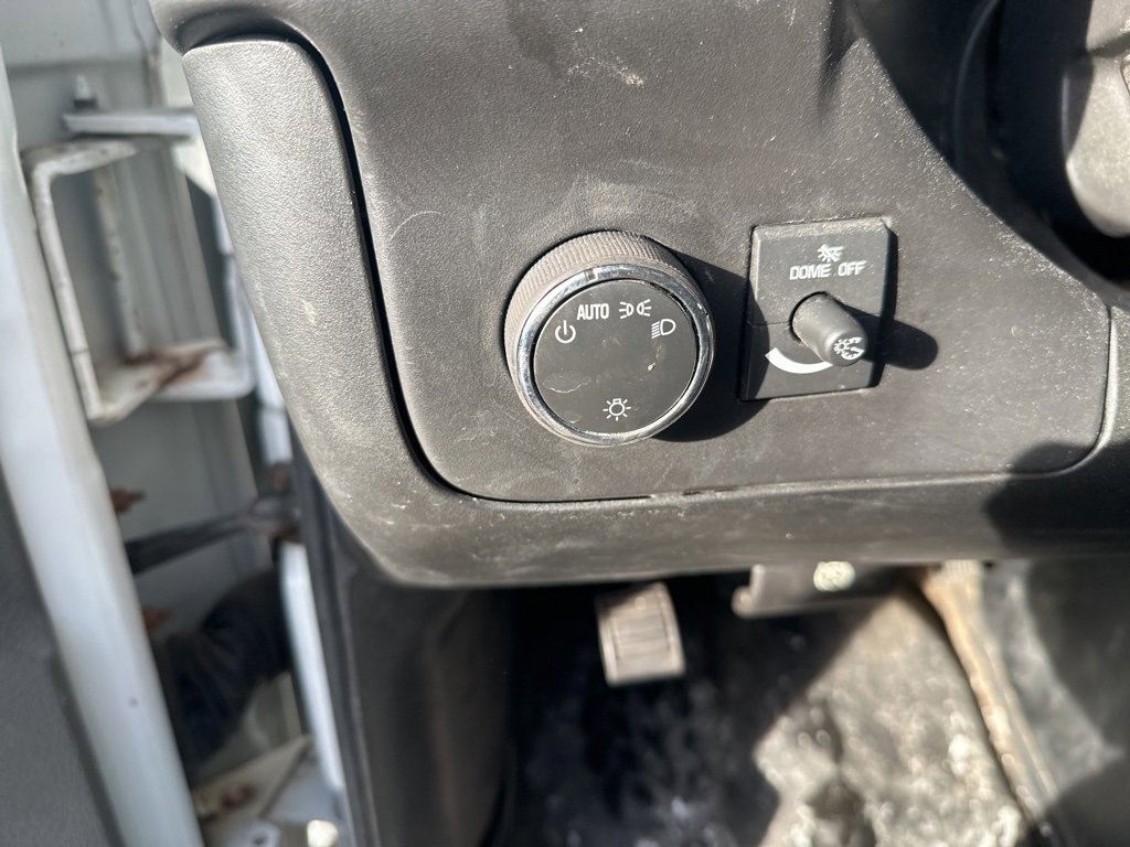 Used 2017 Chevrolet Express 2500 image 17