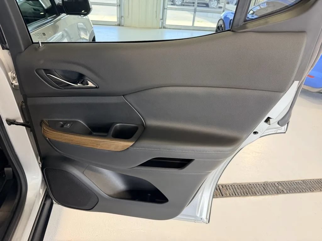 Used 2019 GMC Acadia SLE w/ Driver Alert Package I AWD/4WD image 18