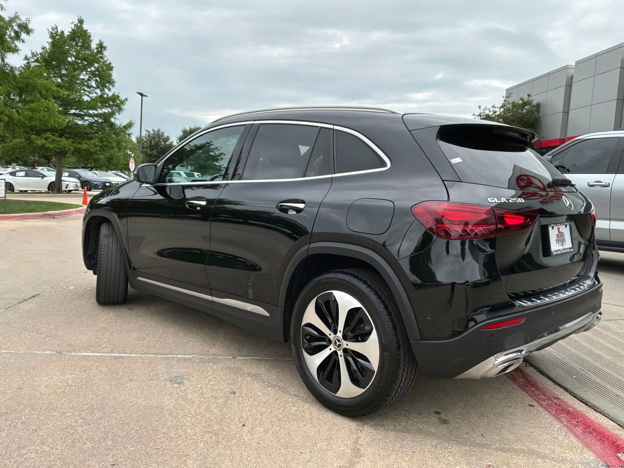 Used 2025 Mercedes-Benz GLA 250 image 8