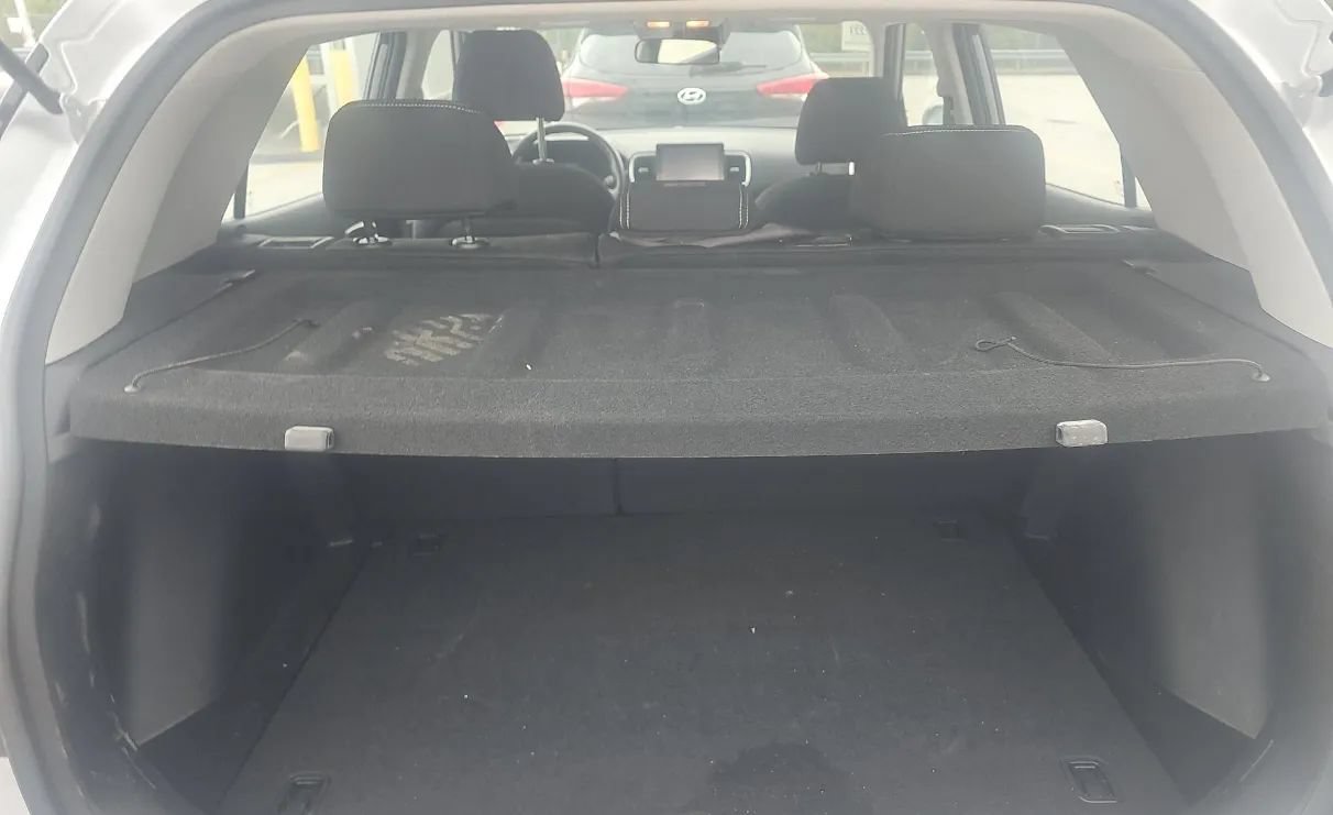 Used 2026 Hyundai Venue SEL FWD image 8
