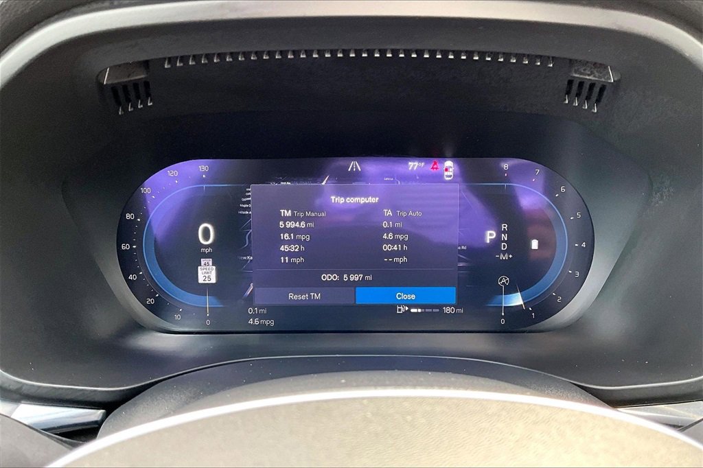 Certified 2023 Volvo XC60 B5 Core image 12