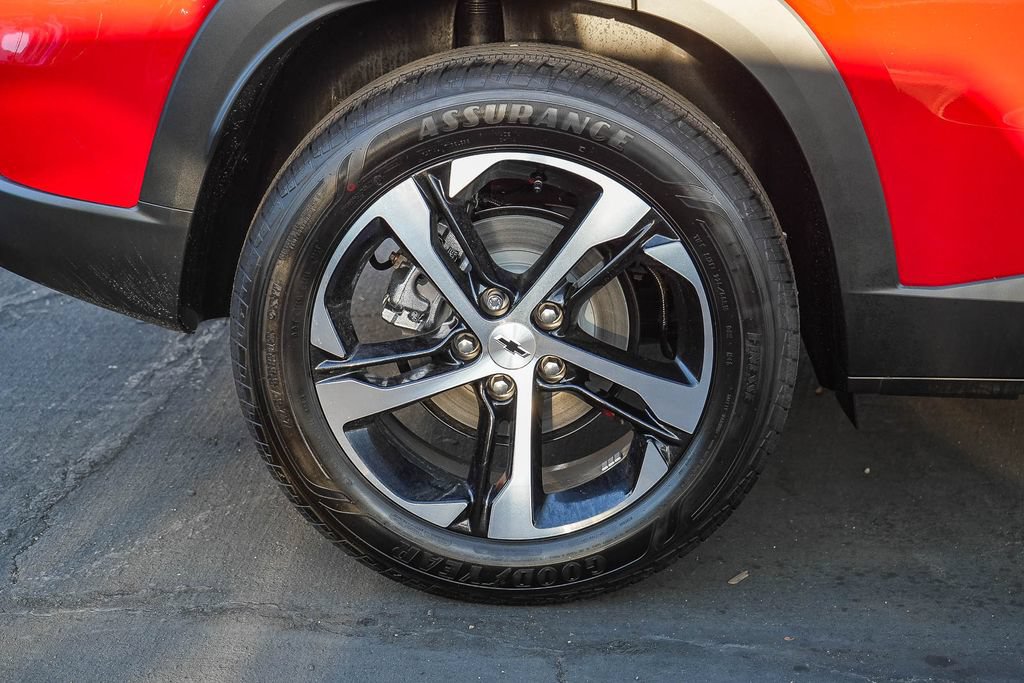 New 2026 Chevrolet Trax RS w/ Sunroof Package FWD image 11