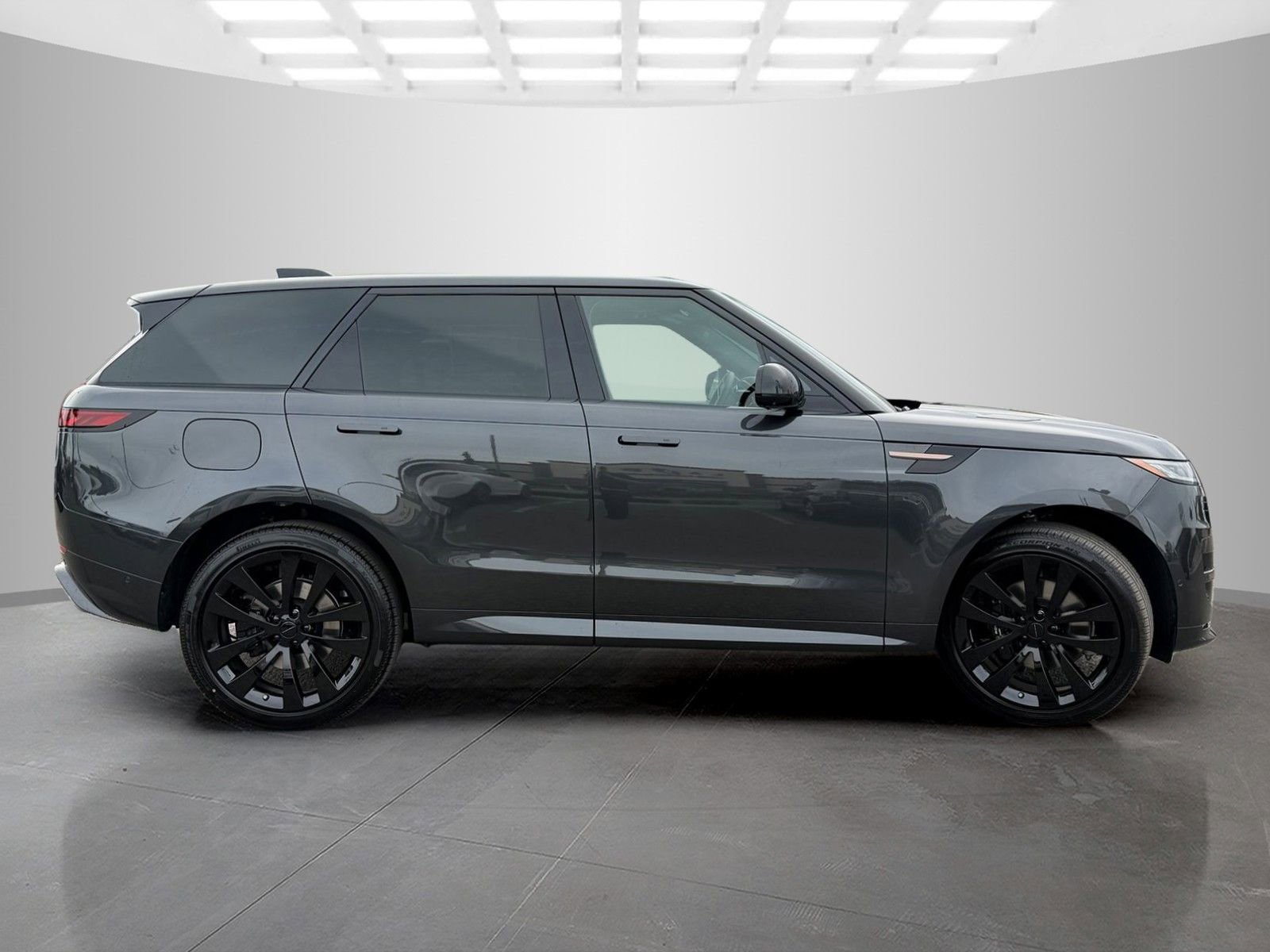 New 2026 Land Rover Range Rover Sport Dynamic SE image 4