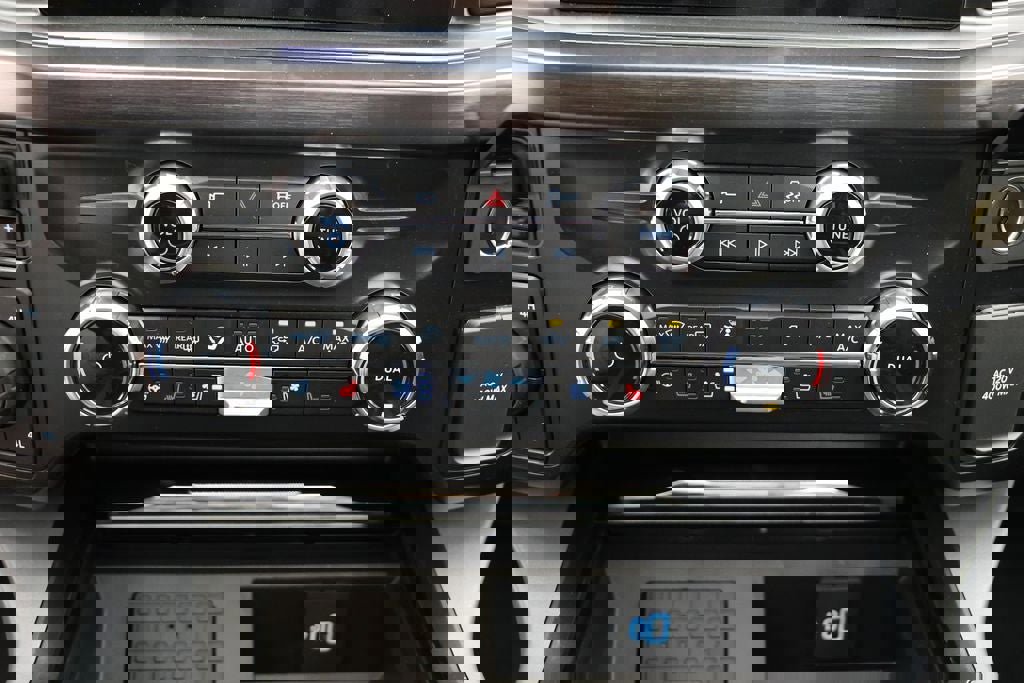 New 2026 Ford F250 Lariat image 24