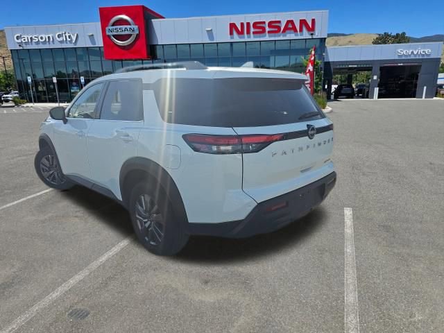 Used 2024 Nissan Pathfinder SV image 9