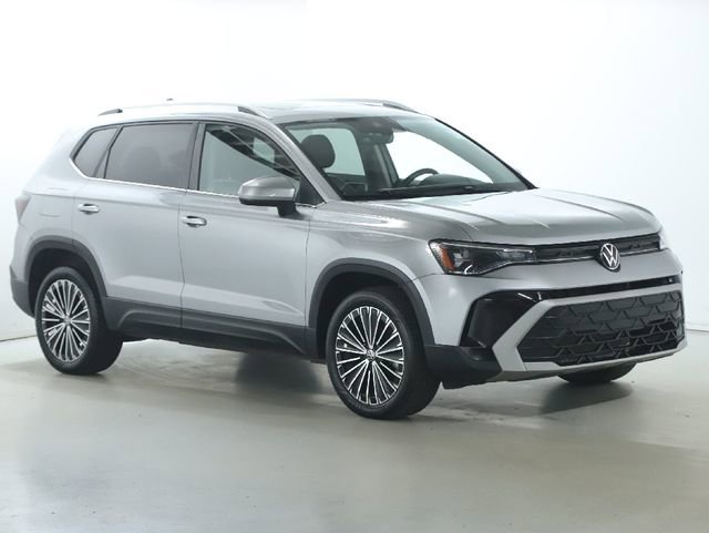 Used 2025 Volkswagen Taos SE FWD image 9