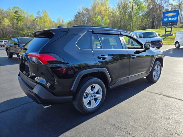 Used 2021 Toyota RAV4 XLE FWD image 8