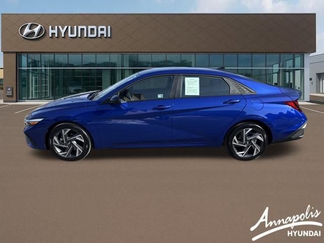 Used 2025 Hyundai Elantra Sport image 2