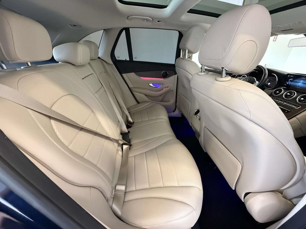 Used 2021 Mercedes-Benz GLC 300 4MATIC image 16