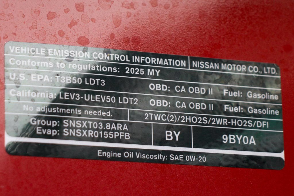 Used 2025 Nissan Frontier SV AWD/4WD image 12