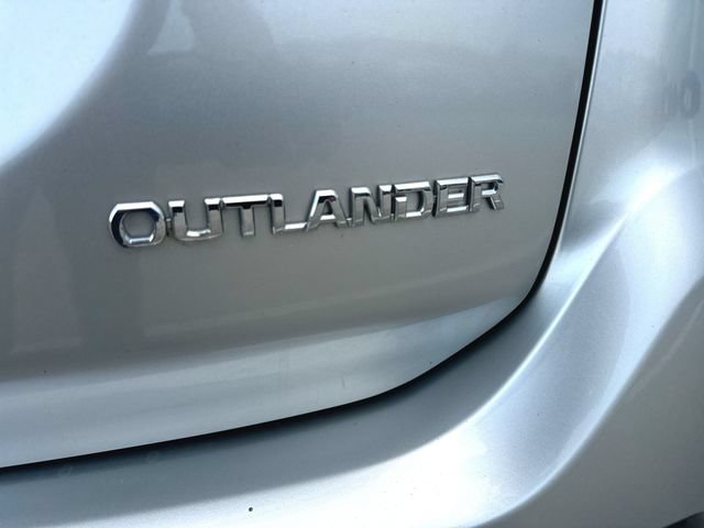 Used 2018 Mitsubishi Outlander ES AWD/4WD image 30
