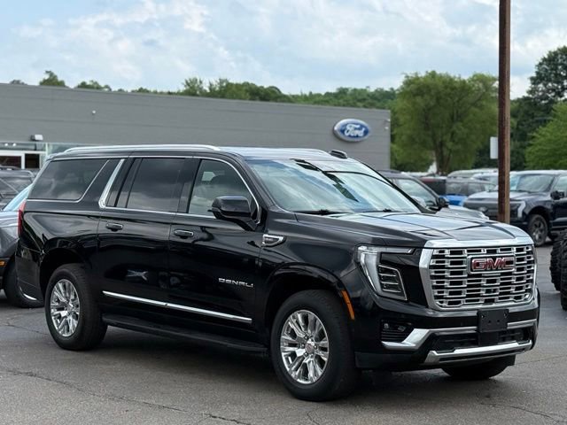 Used 2025 GMC Yukon XL Denali AWD/4WD image 43