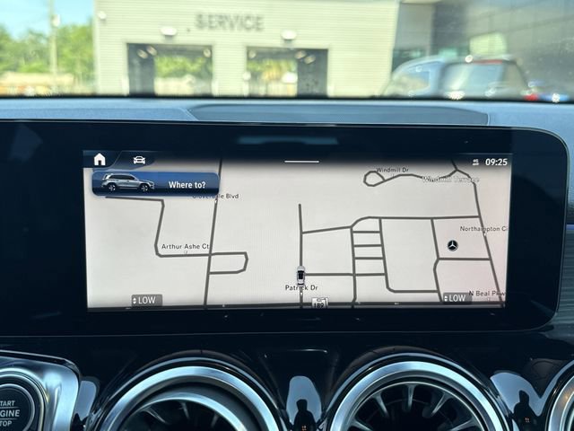 New 2025 Mercedes-Benz GLB 250 image 8