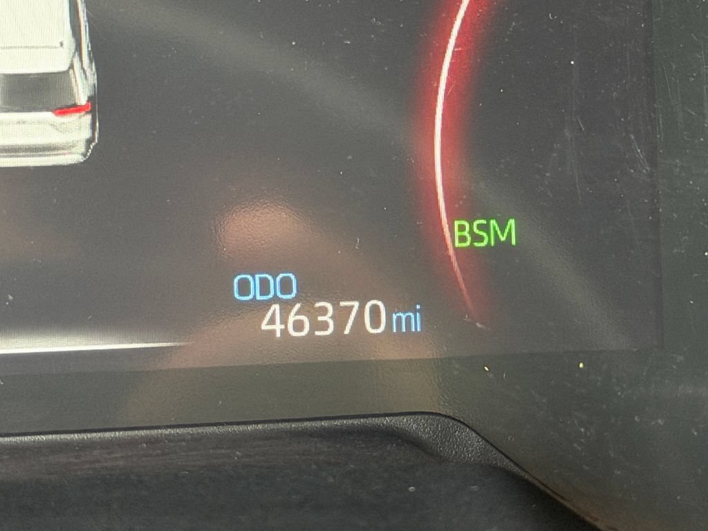 Used 2023 Toyota RAV4 XLE FWD image 11