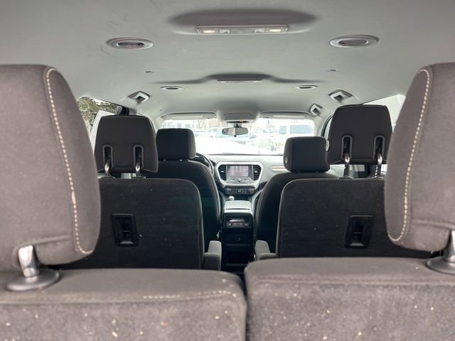 Used 2019 GMC Acadia SLE image 8
