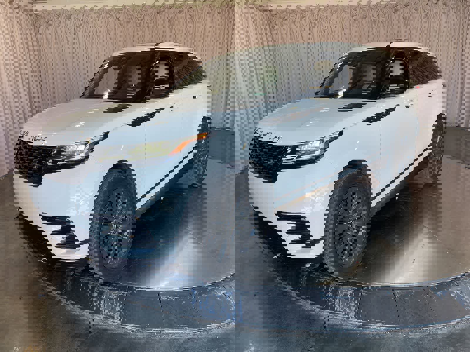 Used 2022 Land Rover Range Rover Velar R-Dynamic S image 2