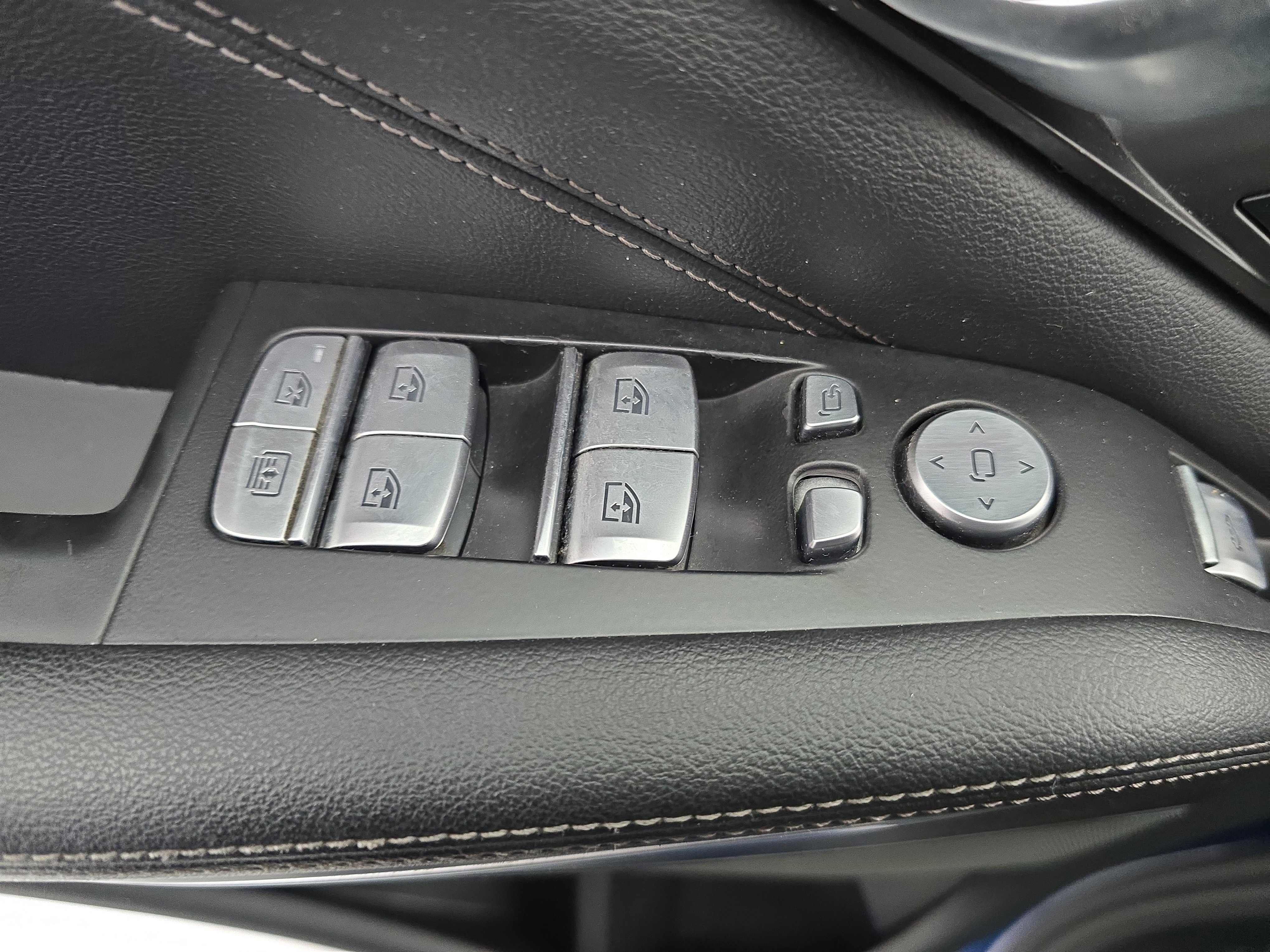 Used 2021 BMW X7 xDrive40i w/ Premium Package image 30