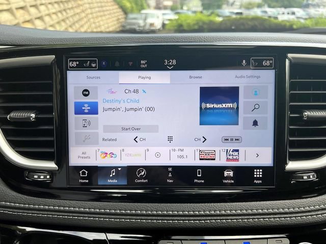 New 2027 Chrysler Pacifica Limited AWD/4WD image 7
