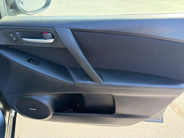 Used 2011 MAZDA MAZDA3 i Touring FWD image 32