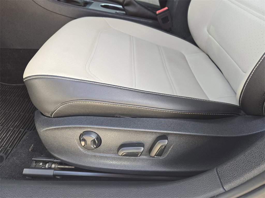 Used 2021 Volkswagen Passat 2.0T R-Line image 25