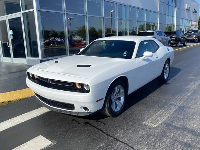 Used 2023 Dodge Challenger SXT image 4
