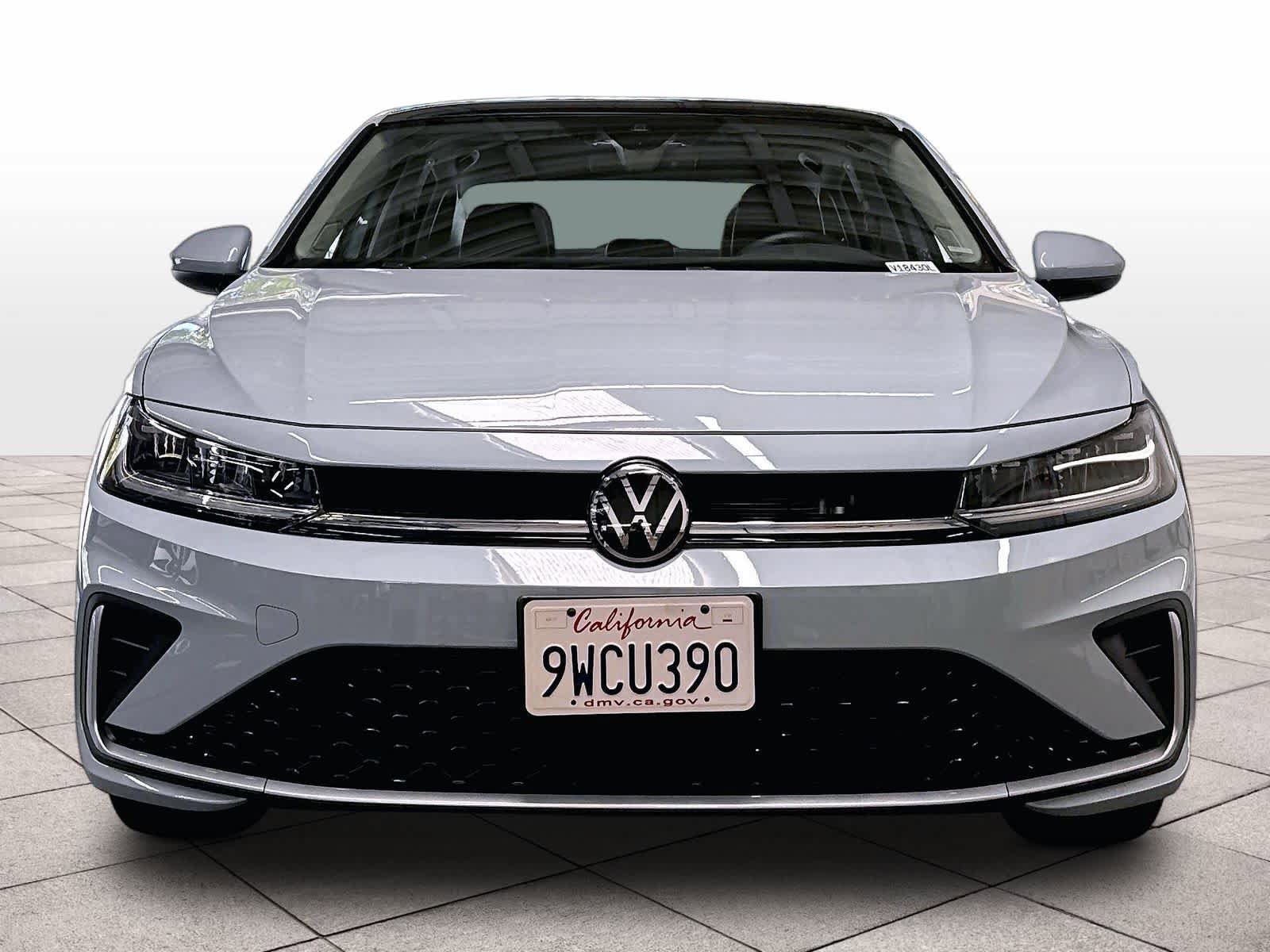 Certified 2026 Volkswagen Jetta SE w/ Black Wheel Package FWD image 2