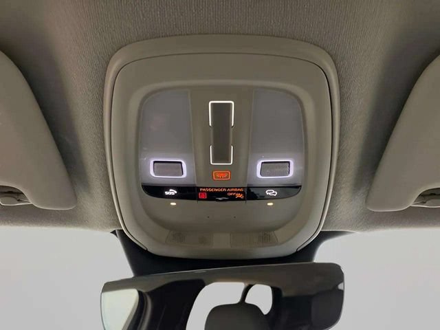 Used 2025 Volvo XC40 B5 Plus AWD/4WD image 57